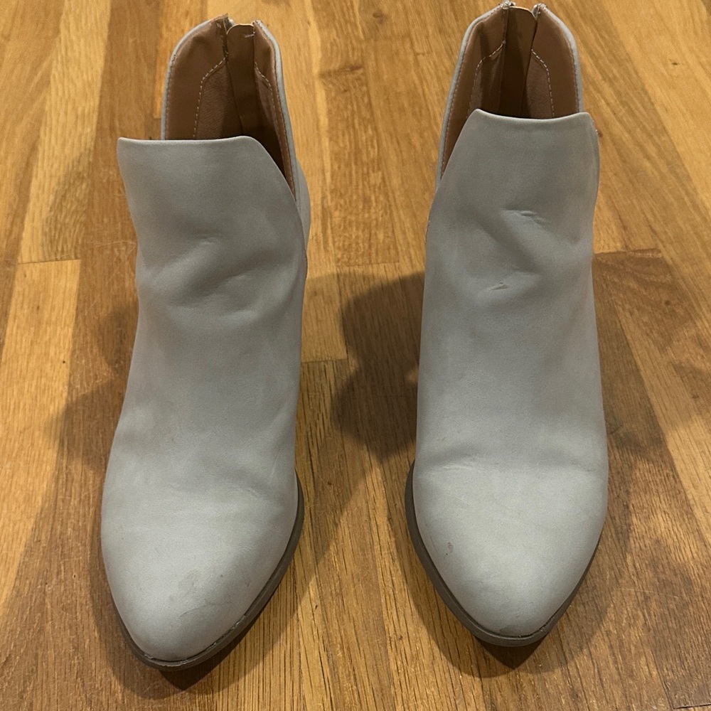 *last chance* SO | Women’s Stylish Gray Ankle Boots - Picture 2 of 15